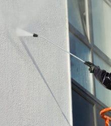 crepi gevel reinigen met reinigingsmiddel